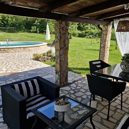 Holiday House Vuki Nedescina Екстер'єр фото