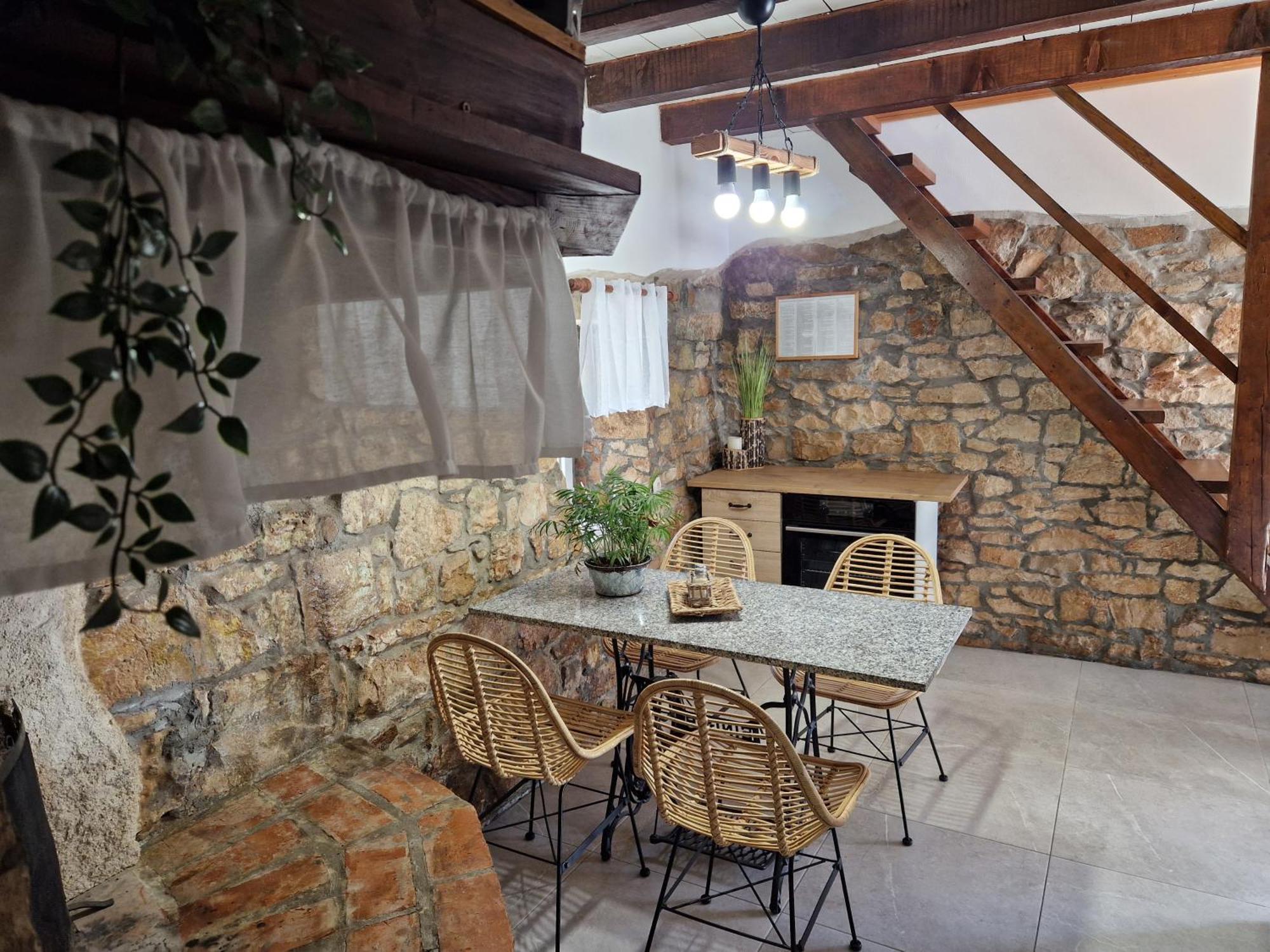 Holiday House Vuki Nedescina Екстер'єр фото