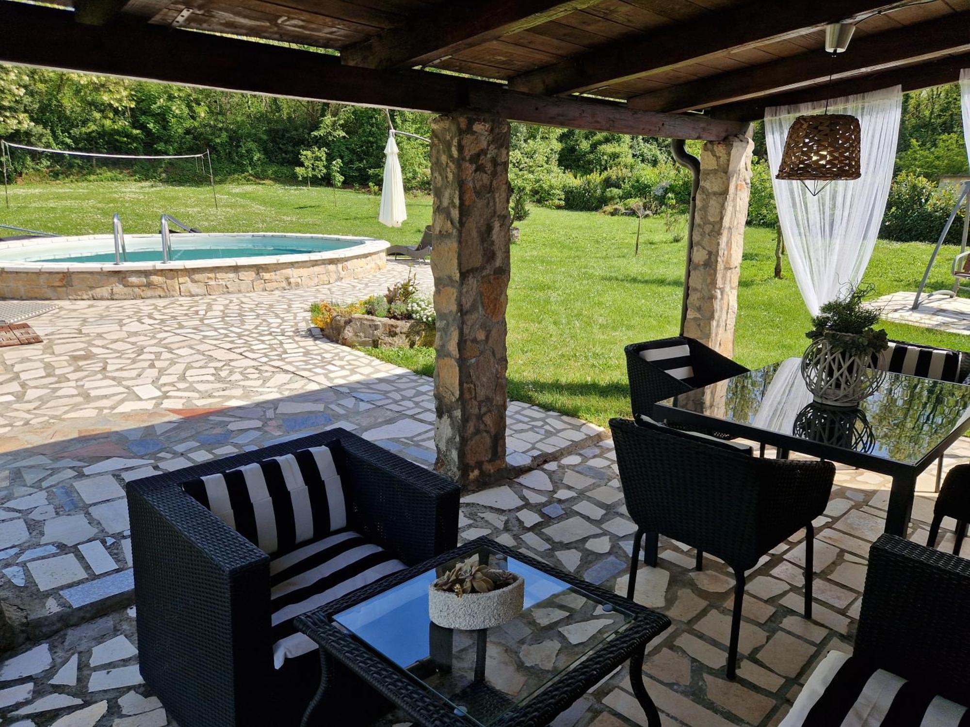 Holiday House Vuki Nedescina Екстер'єр фото