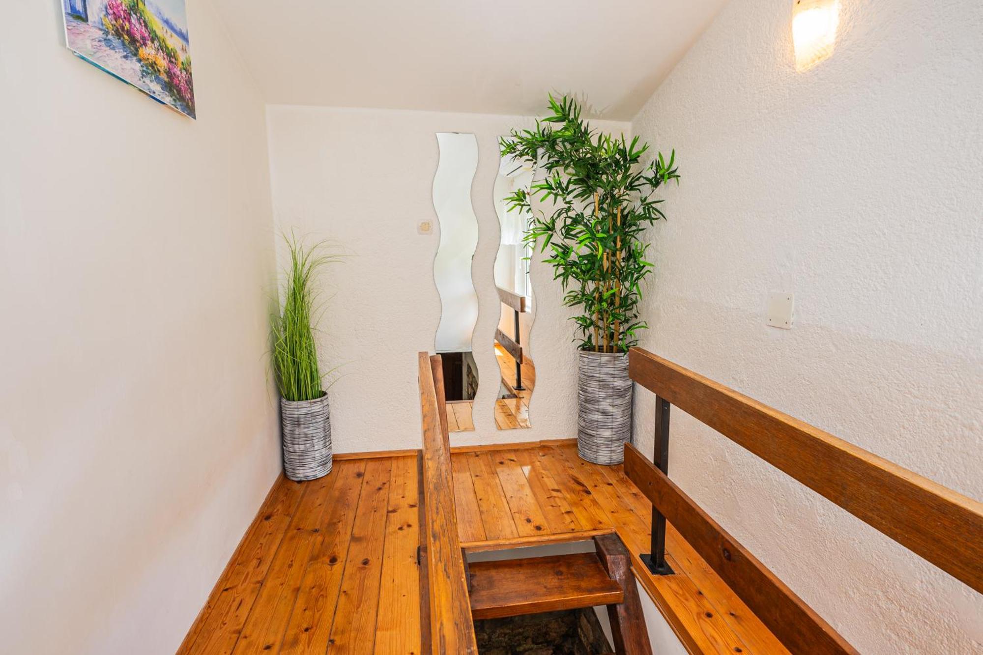 Holiday House Vuki Nedescina Екстер'єр фото