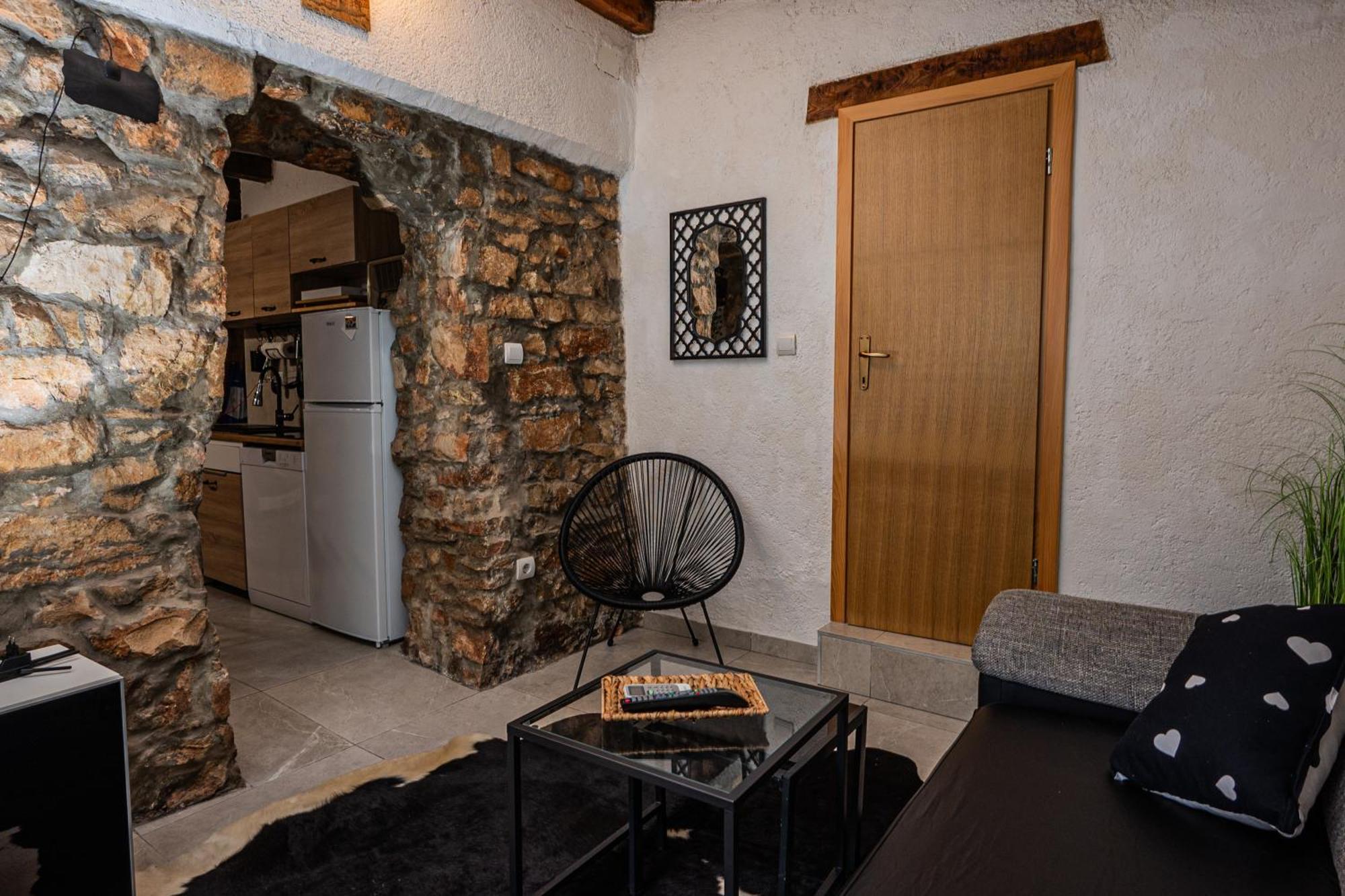 Holiday House Vuki Nedescina Екстер'єр фото