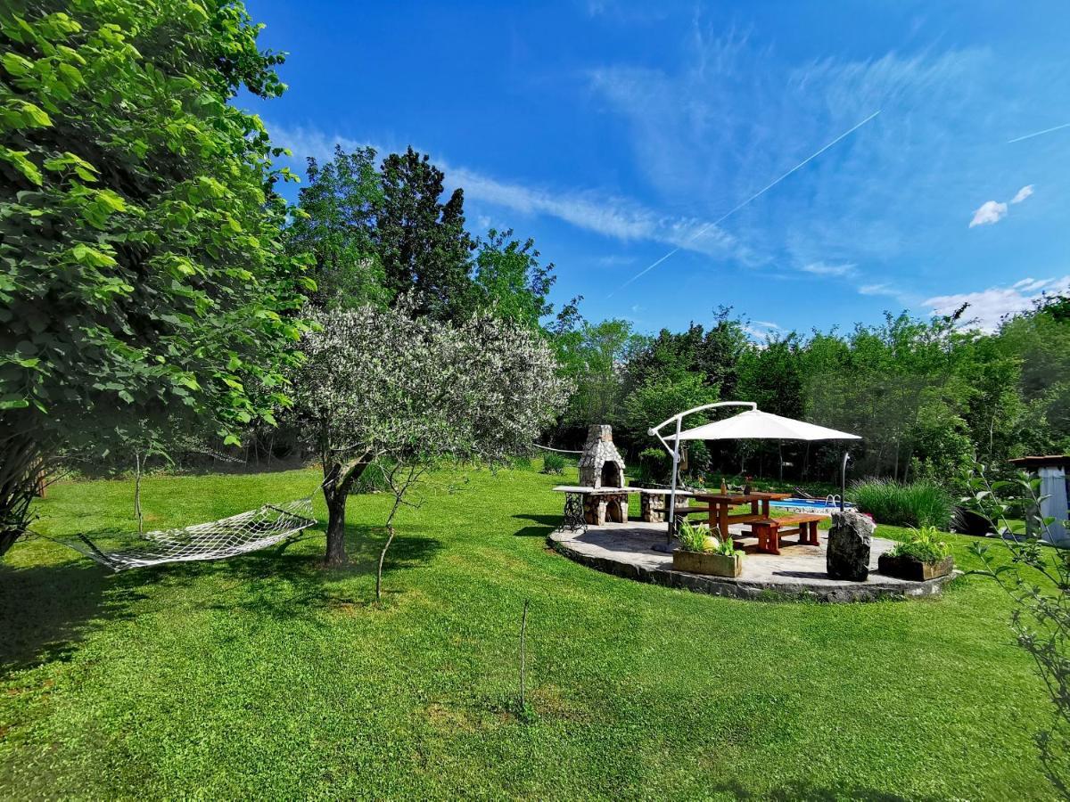 Holiday House Vuki Nedescina Екстер'єр фото